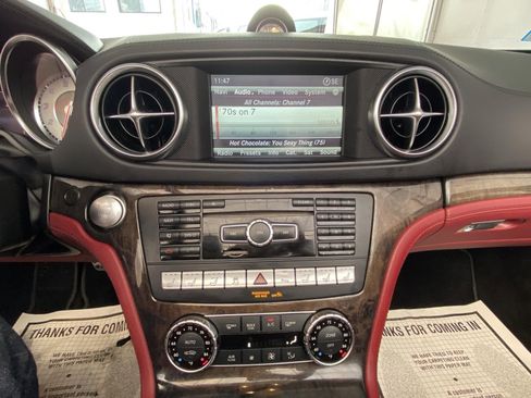 Used 2015 Mercedes-Benz SL 550 image 3
