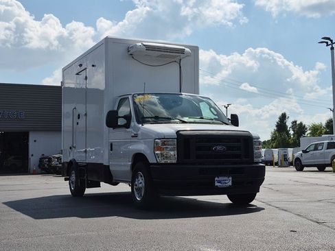 Certified 2023 Ford E-350 and Econoline 350 Super Duty w/ Power Windows & Locks Group RWD image 3