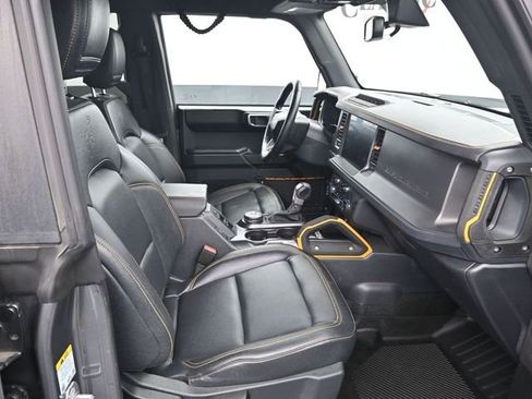 Used 2024 Ford Bronco Badlands image 9