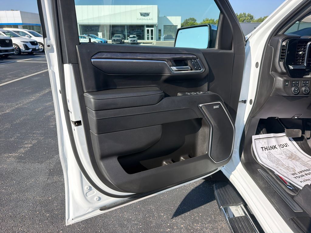 Used 2024 Chevrolet Silverado 1500 LTZ w/ LTZ Premium Package AWD/4WD image 14