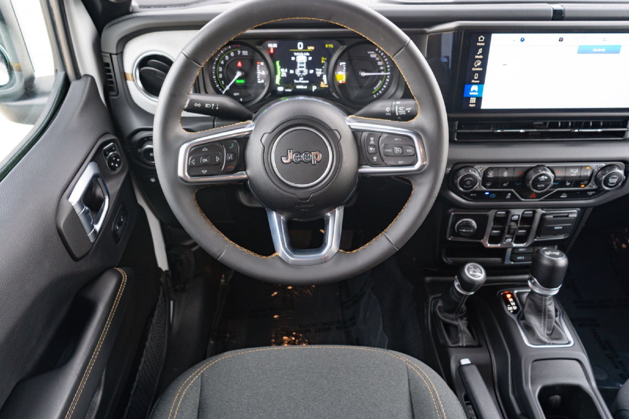 Used 2024 Jeep Wrangler Unlimited Sahara AWD/4WD image 22