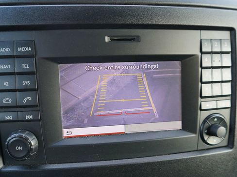 Used 2016 Mercedes-Benz Sprinter 2500 image 20