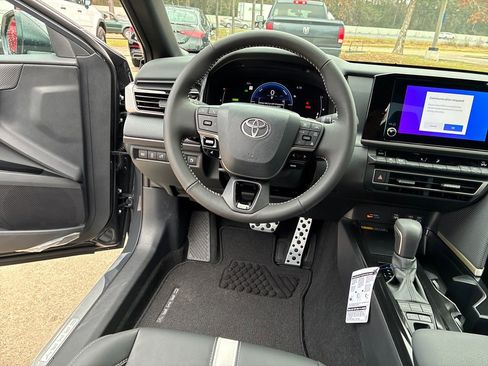 New 2026 Toyota Camry SE image 18