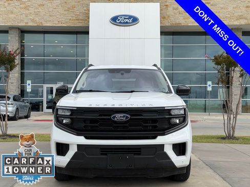 Used 2025 Ford Expedition Max Active AWD/4WD image 2