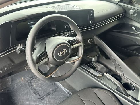 Used 2026 Hyundai Elantra SE FWD image 13