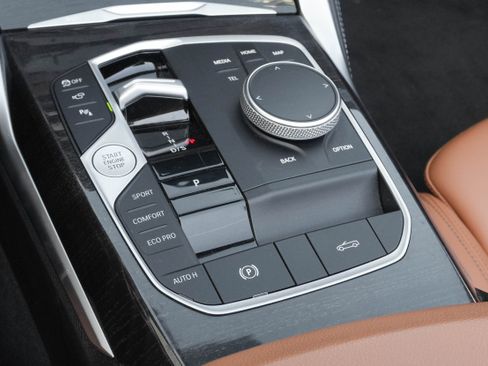 Used 2024 BMW M440i Convertible w/ Premium Package image 29