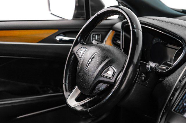 Used 2019 Lincoln MKC Reserve AWD/4WD image 11