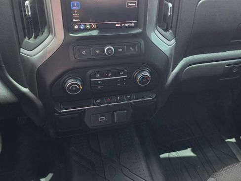 Used 2020 Chevrolet Silverado 1500 Custom w/ Custom Value Package RWD image 19