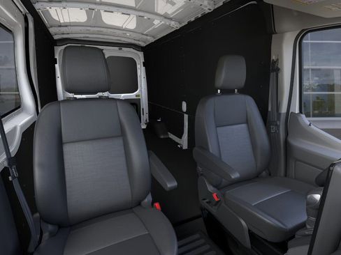New 2026 Ford Transit 250 148 Medium Roof w/ Load Area Protection Package RWD image 38