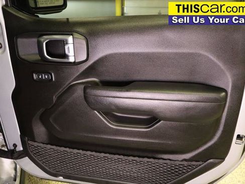 Used 2024 Jeep Wrangler Unlimited Rubicon image 30