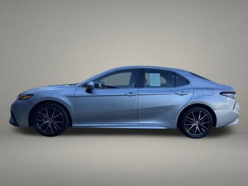 Used 2024 Toyota Camry SE image 2