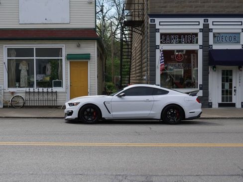 Used 2017 Ford Mustang Shelby GT350 image 17