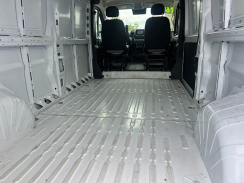 Used 2026 RAM ProMaster 2500 w/ Convenience Group FWD image 15