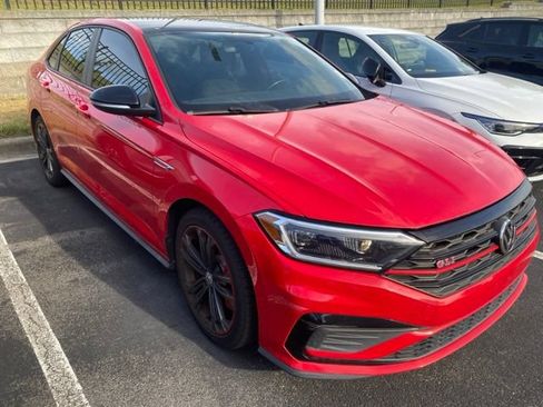 Used 2019 Volkswagen Jetta GLI FWD image 1