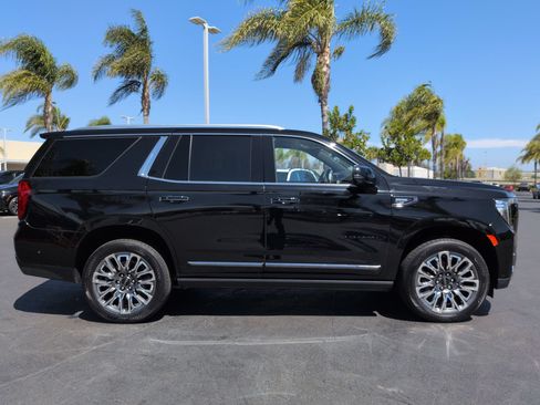 Used 2024 GMC Yukon Denali Ultimate AWD/4WD image 10