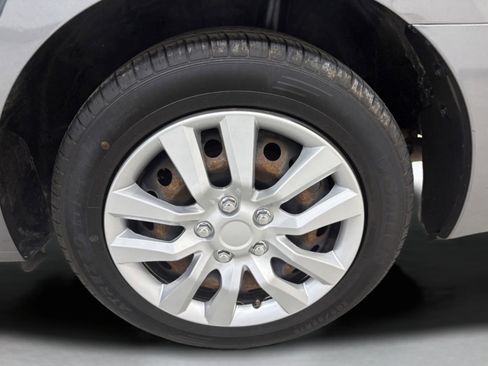 Used 2019 Nissan Sentra S image 9