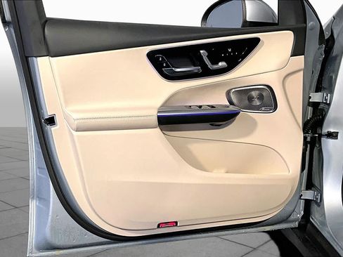 New 2026 Mercedes-Benz GLC 300 4MATIC image 11