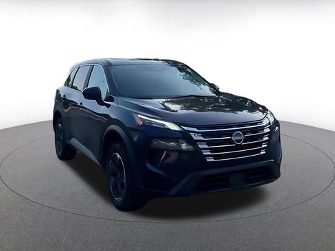 Used 2025 Nissan Rogue SV AWD/4WD image 3