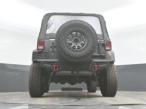 Used 2018 Jeep Wrangler Sport AWD/4WD image 32