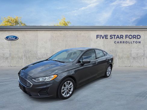 Used 2020 Ford Fusion SE image 4