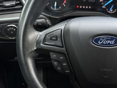 Used 2020 Ford Edge SE FWD image 18