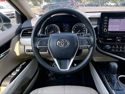 Used 2021 Toyota Camry LE w/ Convenience Package FWD image 5