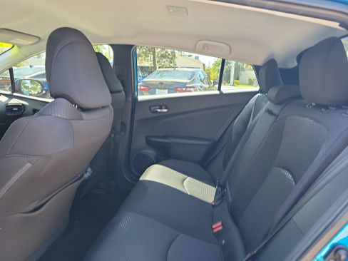 Used 2022 Toyota Prius LE image 19