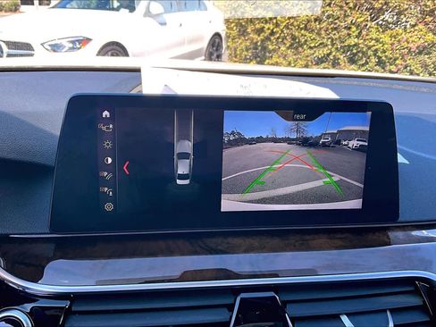 Used 2018 BMW 530i w/ Premium Package image 27