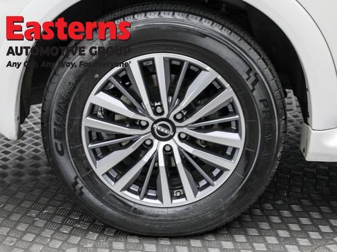 Used 2023 Nissan Armada SL w/ Captain's Chairs Package image 32