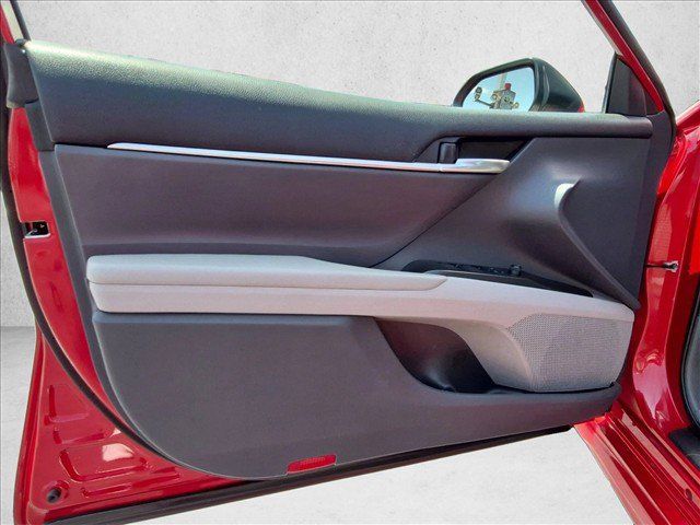 Used 2021 Toyota Camry SE FWD image 27