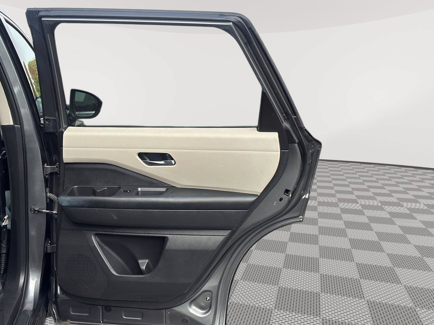 Used 2022 Nissan Pathfinder SV w/ SV Premium Package AWD/4WD image 12