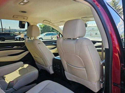 Certified 2022 Buick Enclave Essence w/ Sport Touring Edition AWD/4WD image 18