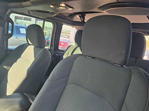 Used 2022 Jeep Wrangler Unlimited Sport image 25