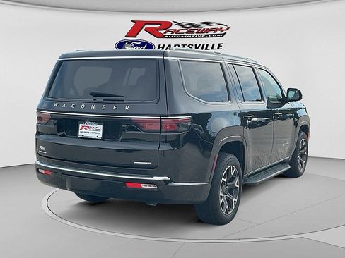 Used 2023 Jeep Wagoneer Series III w/ Preferred Equipment Group AWD/4WD image 2