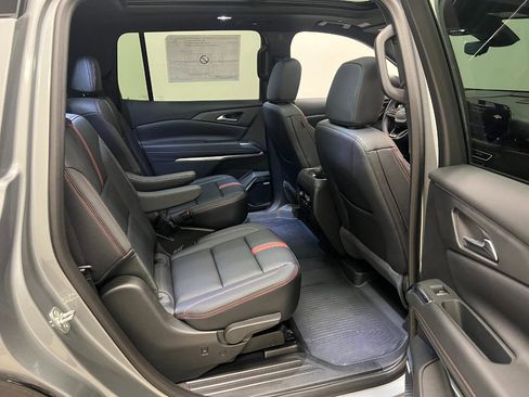 New 2026 Chevrolet Traverse RS w/ LPO, Floor Liner Package AWD/4WD image 31