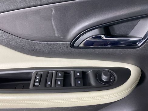 Used 2019 Buick Encore Preferred image 23