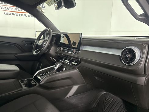 Used 2023 Chevrolet Colorado LT w/ LT Convenience Package II image 28