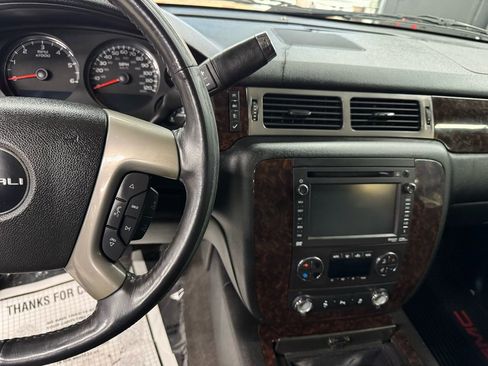 Used 2014 GMC Yukon Denali image 29