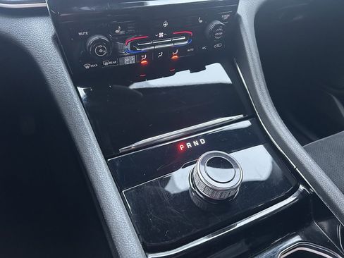 Used 2023 Jeep Grand Cherokee Altitude image 14