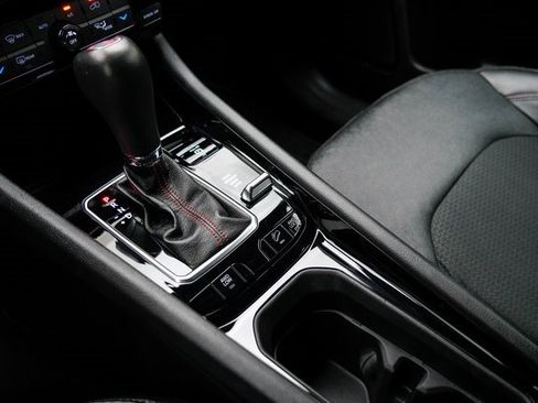 Used 2024 Jeep Compass Trailhawk image 31