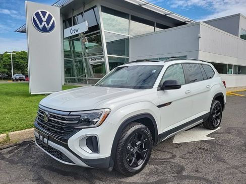 Certified 2024 Volkswagen Atlas Peak Edition SEL AWD/4WD image 1