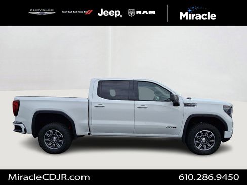 Used 2025 GMC Sierra 1500 AT4 image 7