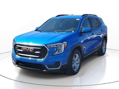 Certified 2024 GMC Terrain SLE w/ Driver Convenience Package FWD image 2