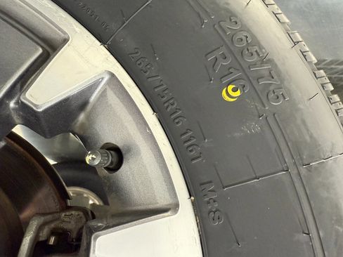 Used 2020 Nissan Frontier PRO-4X w/ Pro-4x Utility Package image 8