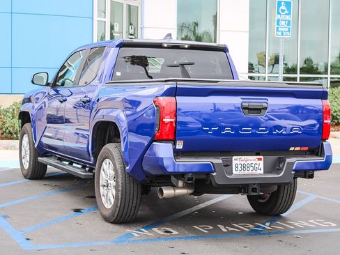 Used 2025 Toyota Tacoma SR5 RWD image 10
