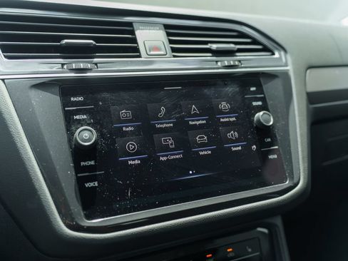 Used 2023 Volkswagen Tiguan SE AWD/4WD image 25