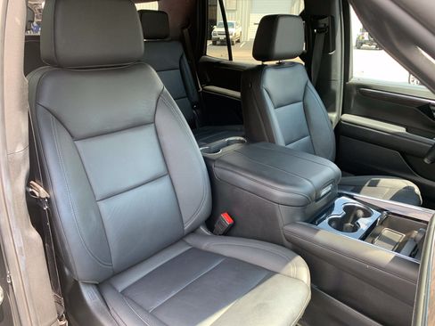 Used 2025 Chevrolet Tahoe Z71 AWD/4WD image 37