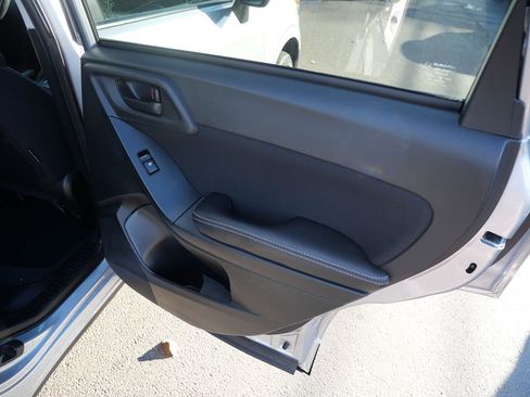 Used 2016 Subaru Forester 2.5i Premium w/ All-Weather Package image 28