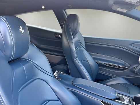 Used 2017 Ferrari GTC4Lusso image 9