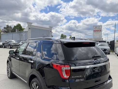 Used 2017 Ford Explorer Platinum AWD/4WD image 5